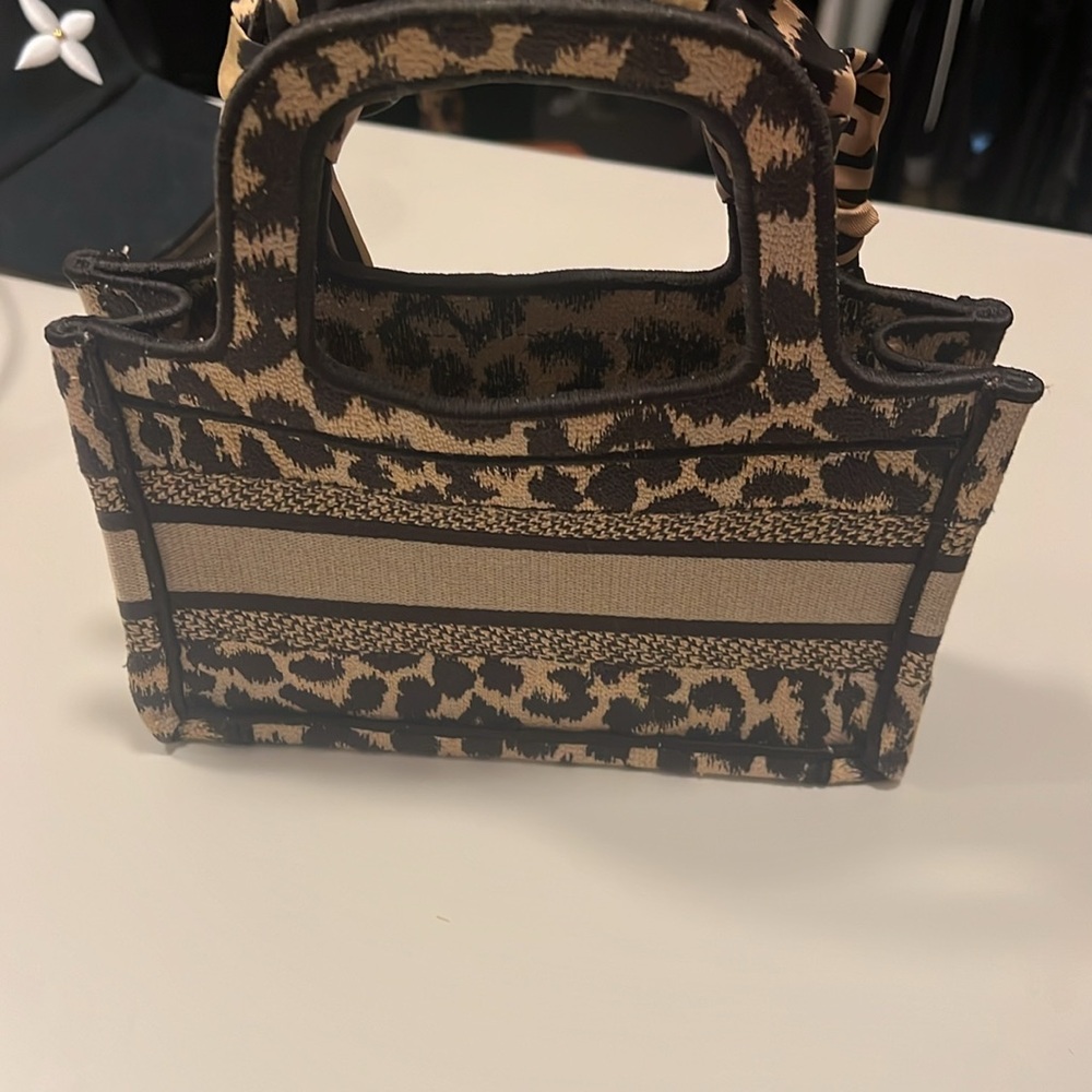 Mini leopard - Picture 2 of 2